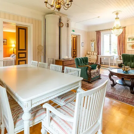 לינה וארוחת בוקר Haapala Brewery Restaurant And *